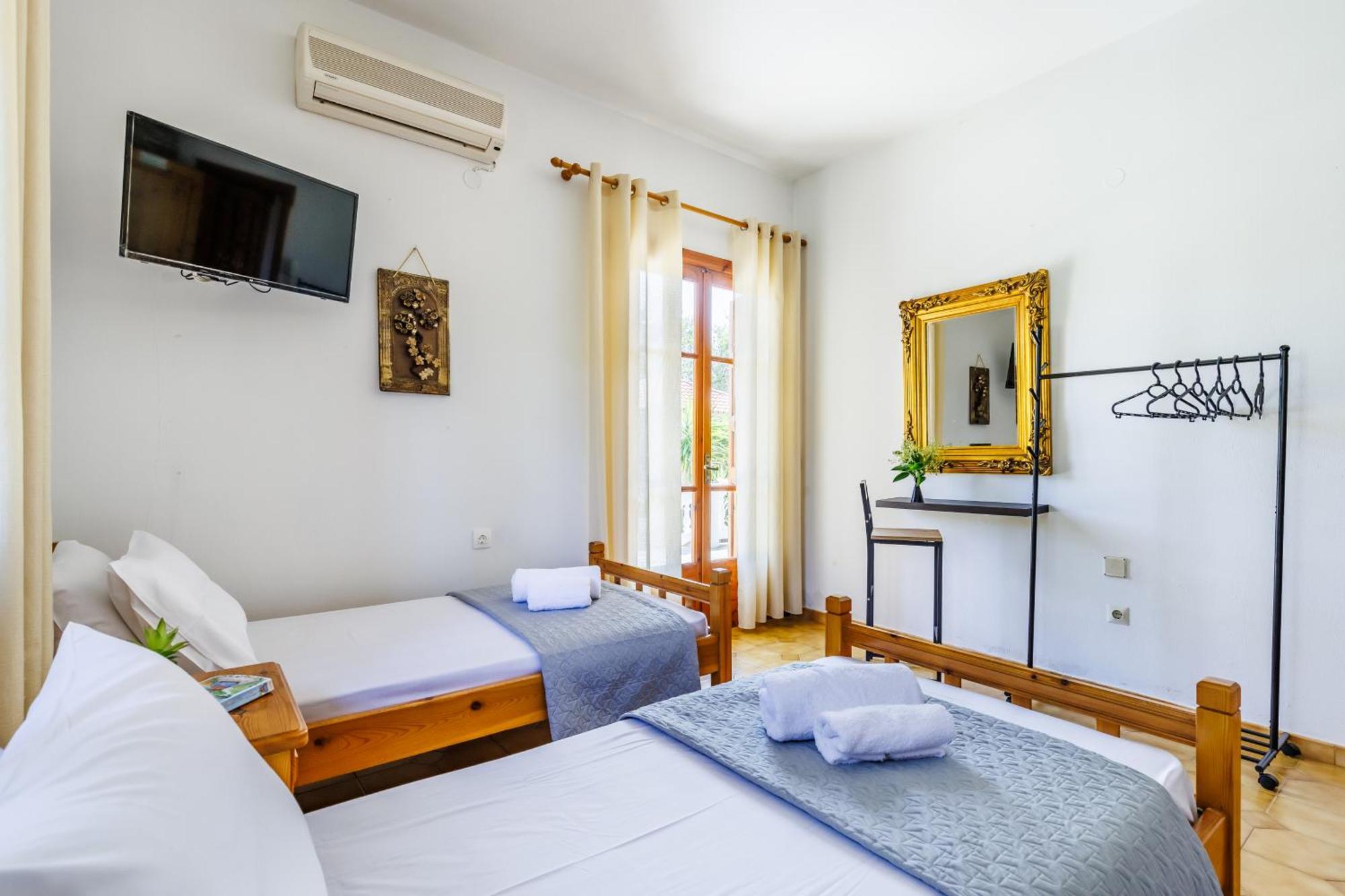 Panagou Studios Skopelos Habitación foto